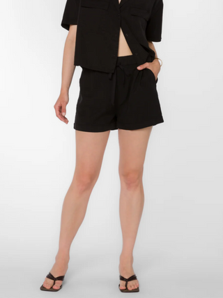 Lyra Short Black